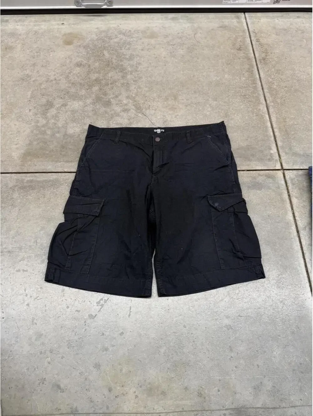 vintage carhartt black relaxed baggy fit cargo shorts size 36